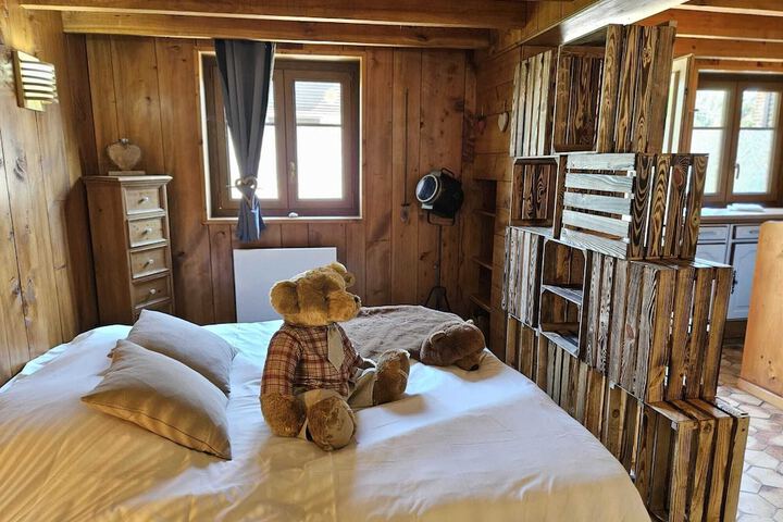 Room 3 of 162