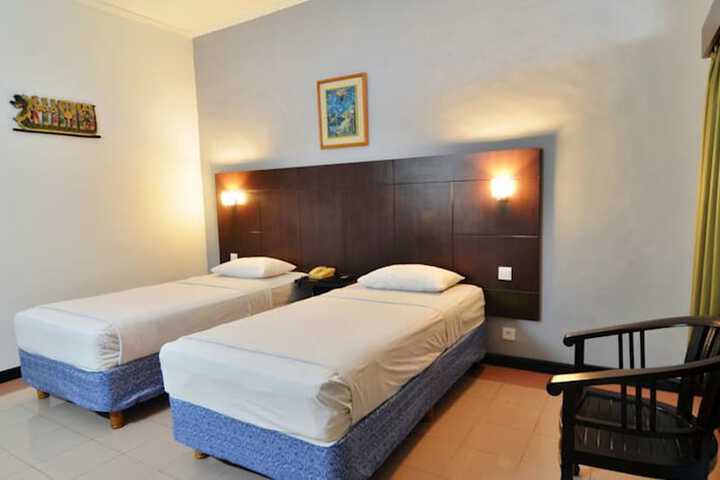 Room 11 of 21