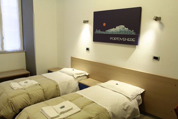 Room 10 of 87