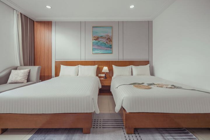 Room 30 of 77