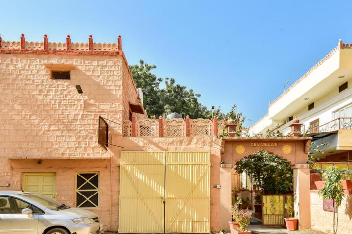 Hotel O Dev Villas Guest House