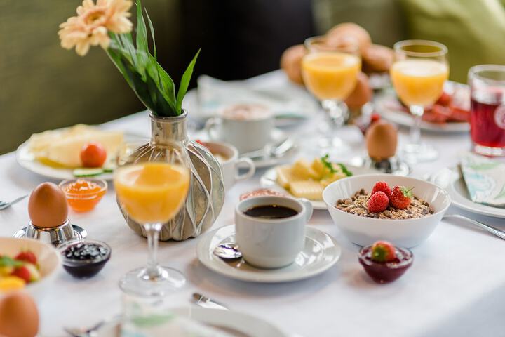 Breakfast/Coffee Service 72 of 92
