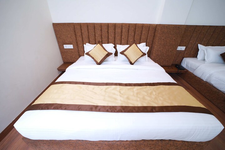 Room 8 of 76
