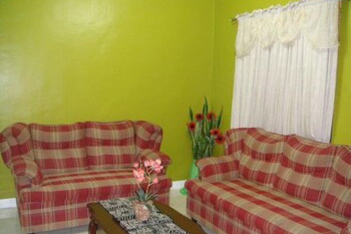 Room 8 of 10