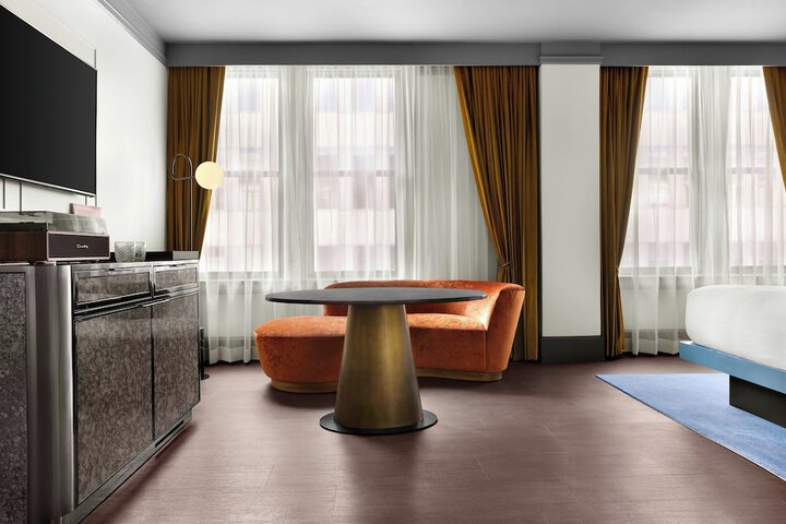 Room 13 of 53