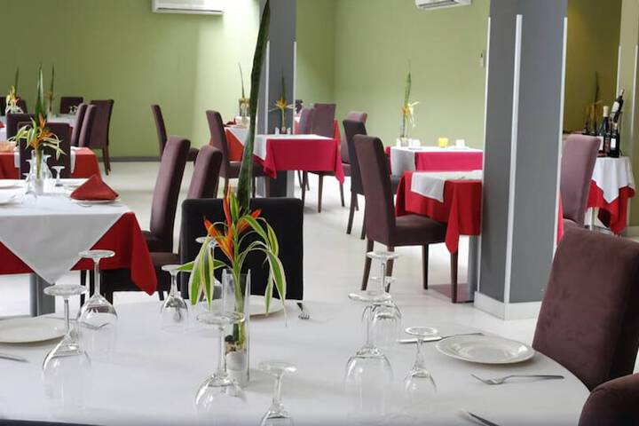 Dining 45 of 54
