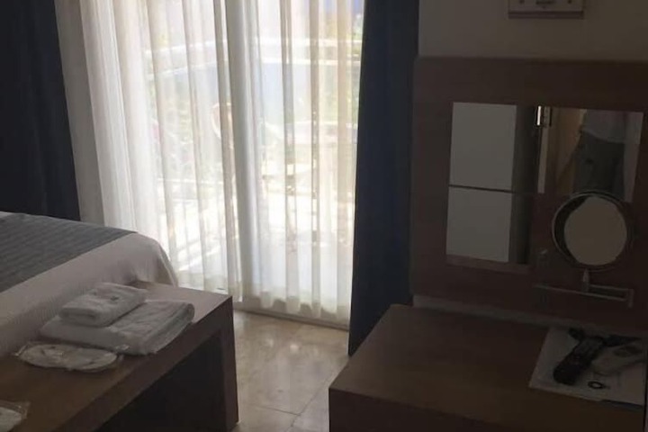 Room 18 of 65