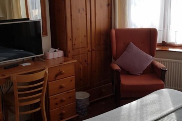 Room 6 of 29