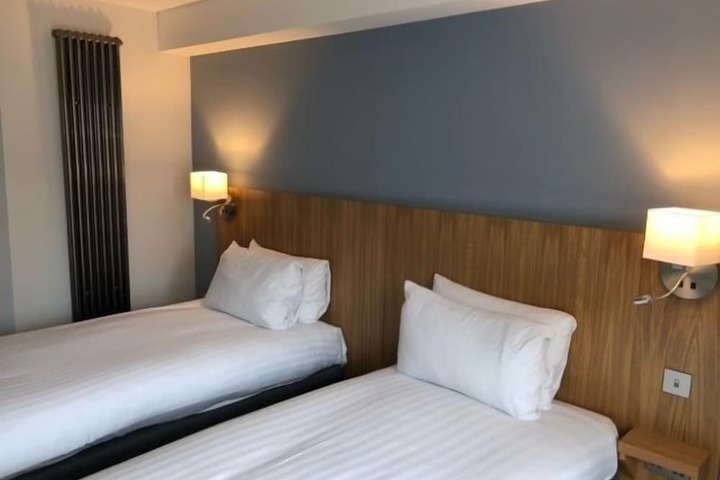 Room 16 of 41