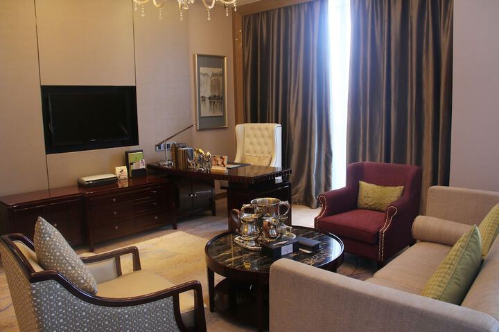 Room 28 of 61