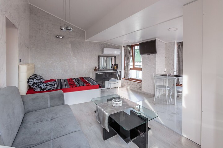 Room 10 of 56