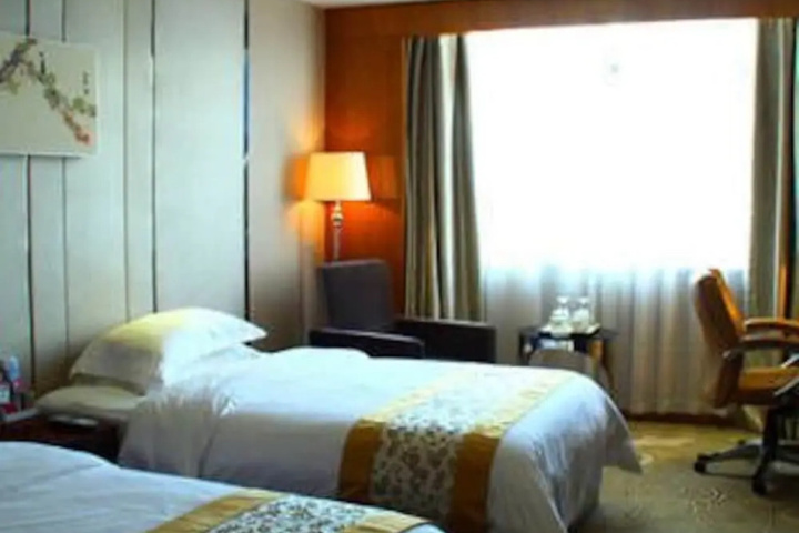 Room 5 of 7