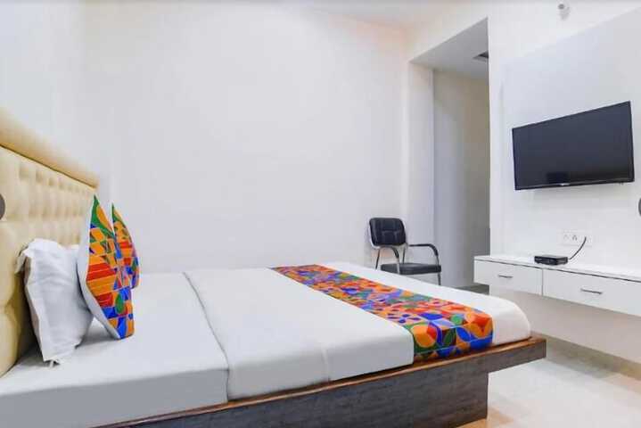 Room 20 of 33