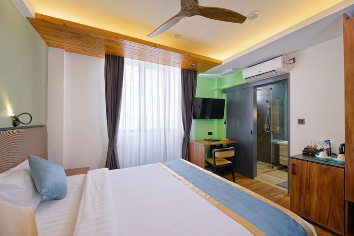 Room 8 of 19