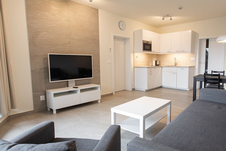 Room 15 of 194