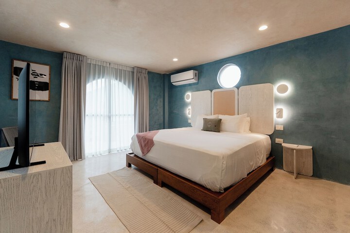 Room 6 of 51