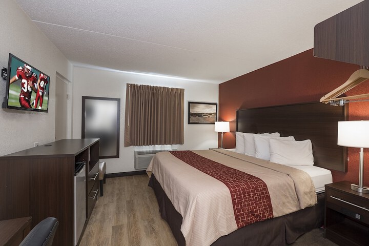 Superior King Bed (6 of 13)