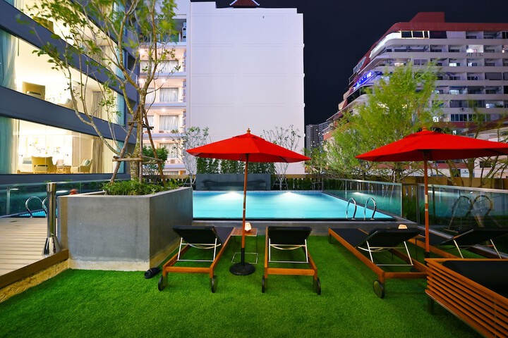 Pool 115 of 165