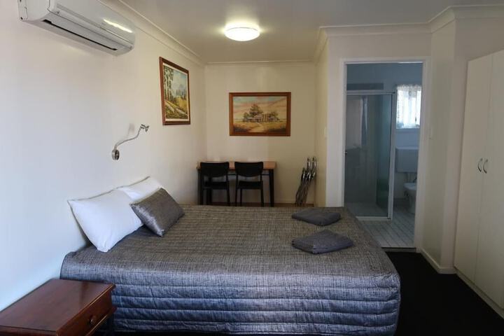Room 16 of 25