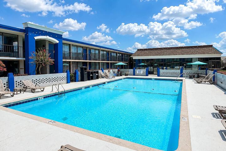 Pools & Facilities