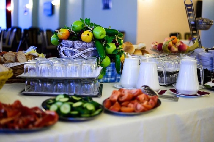 Dining 57 of 70