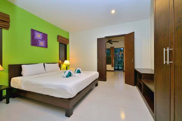 Room 5 of 38
