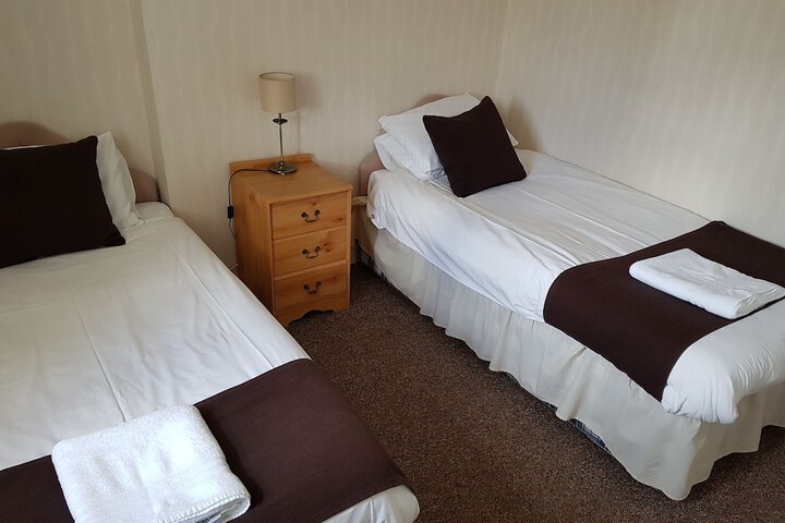 Room 6 of 13