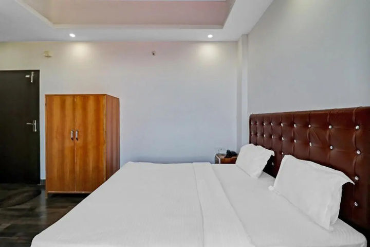 Room 3 of 3