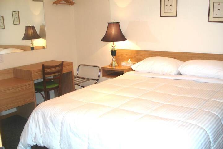 Room 32 of 59