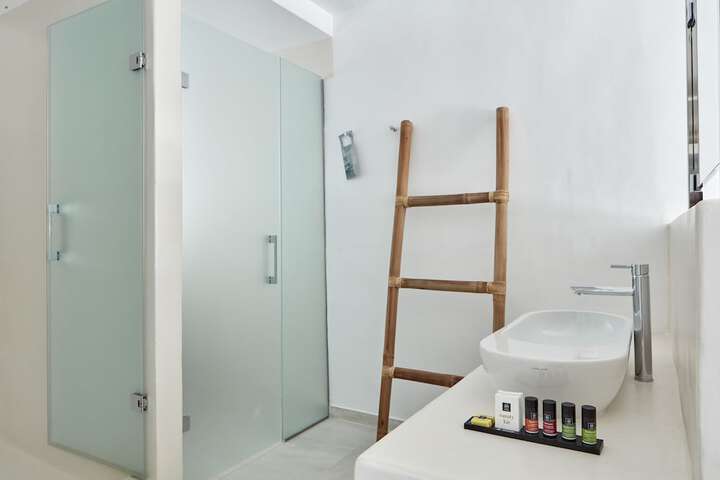 Room 58 of 100