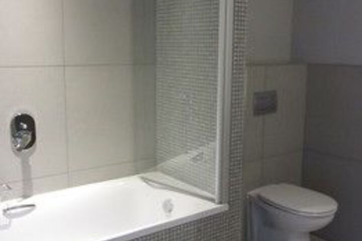 Room 12 of 65