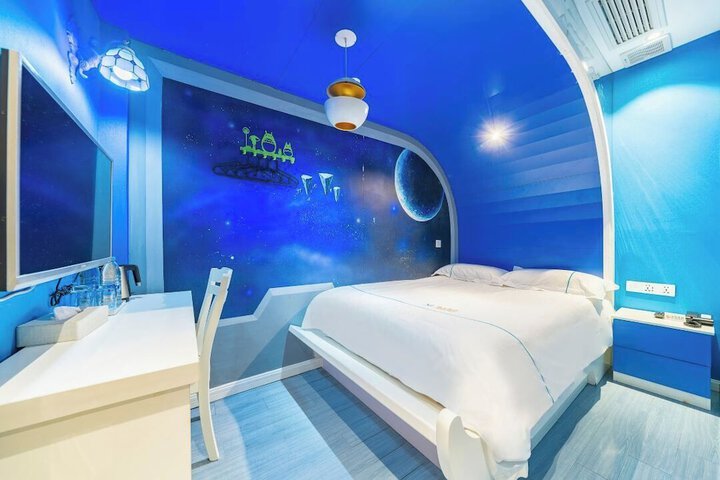 Room 3 of 48