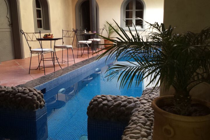 Pool 15 of 21
