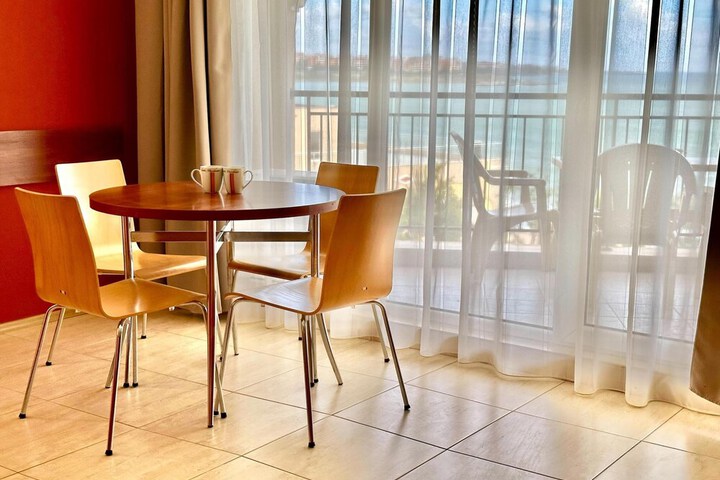 Room 93 of 151