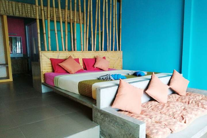Room 6 of 169