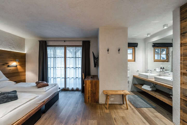 Room 32 of 101