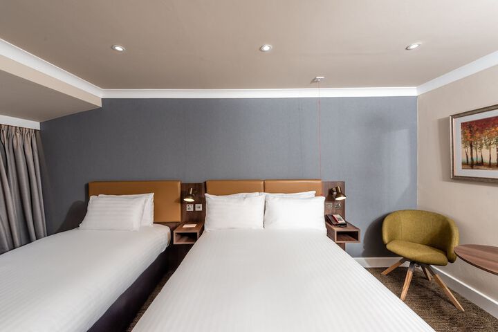 Room 34 of 117