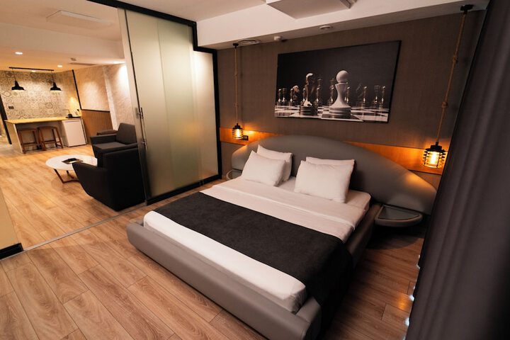 Room 15 of 149