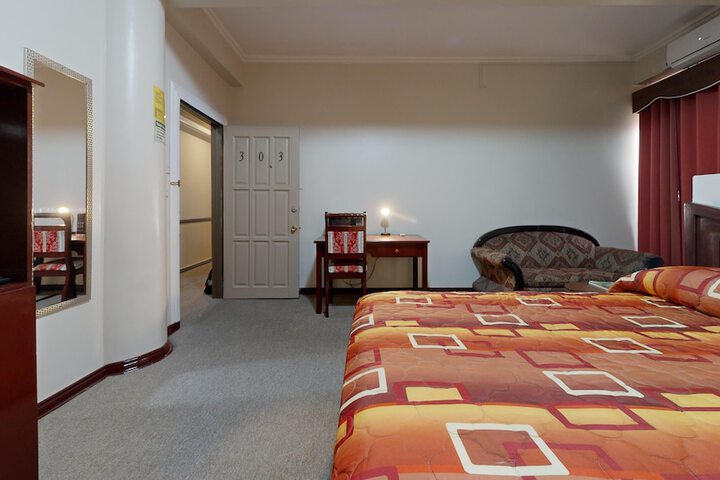 Room 12 of 17