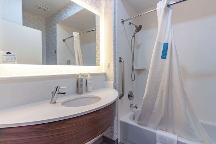 Bathroom shower