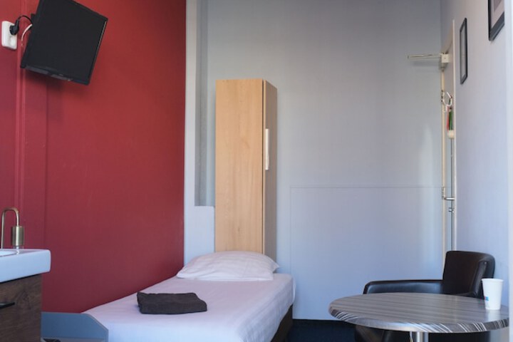 Room 36 of 82