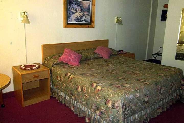 Room 7 of 27