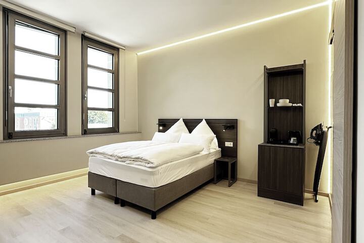 Room 10 of 75