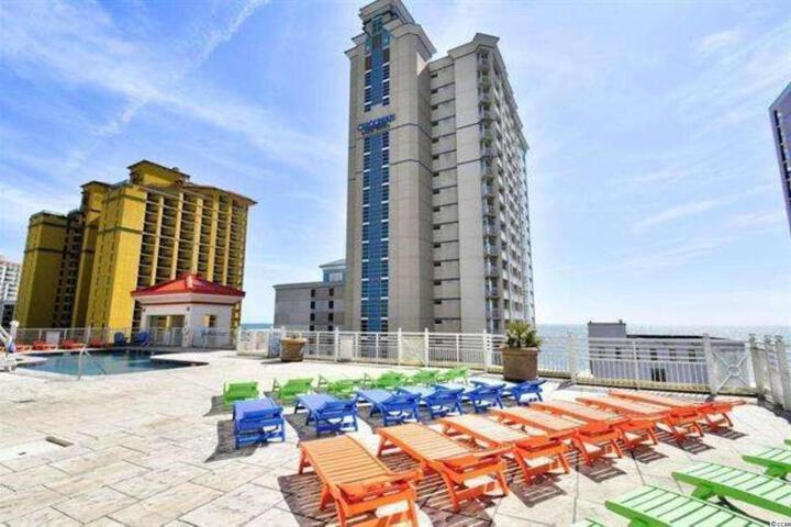 Breathtaking 2BR Condo w Floor-to-Ceiling Windows Overlooking Ocean in Myrtle Beach, SC