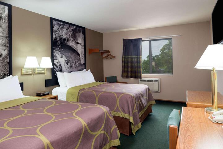 2 Double Beds (4 of 6)