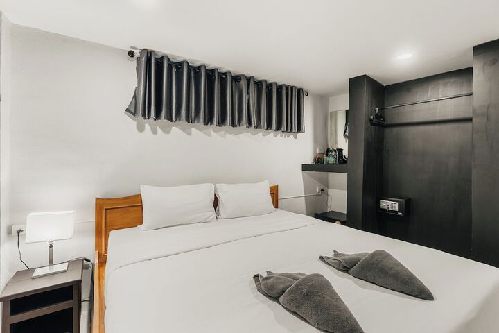 Room 8 of 44