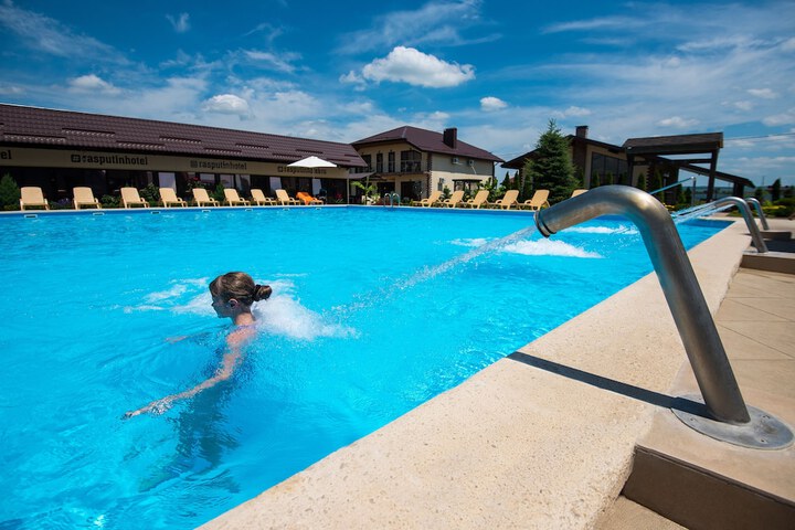 Pool 39 of 70