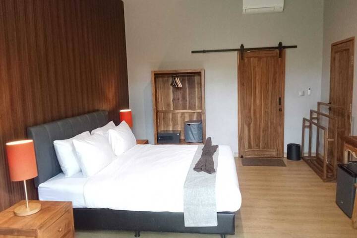 Room 5 of 24