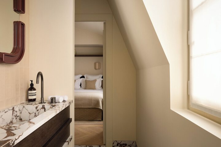 Room 83 of 96