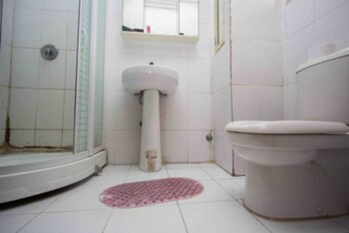 Room 4 of 13